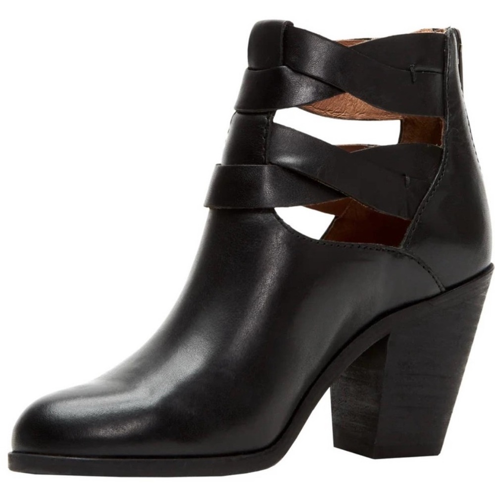 Women’s Cameron Black Antique Twist Frye Booties 7.5